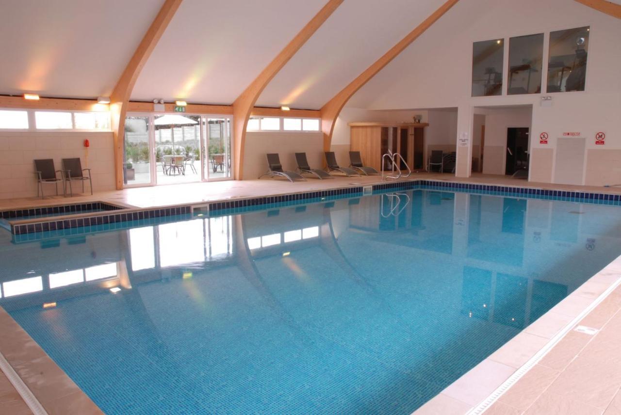 Skylark Sleeps 8 Private Hot Tub & Dogs Welcome Nr Padstow, Resort Pool Bar & Watersports St Columb Major Exterior foto